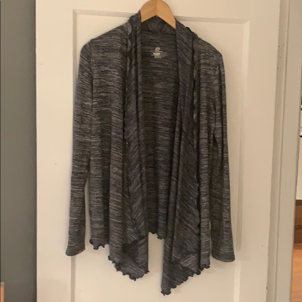 Cardigan / light wrap